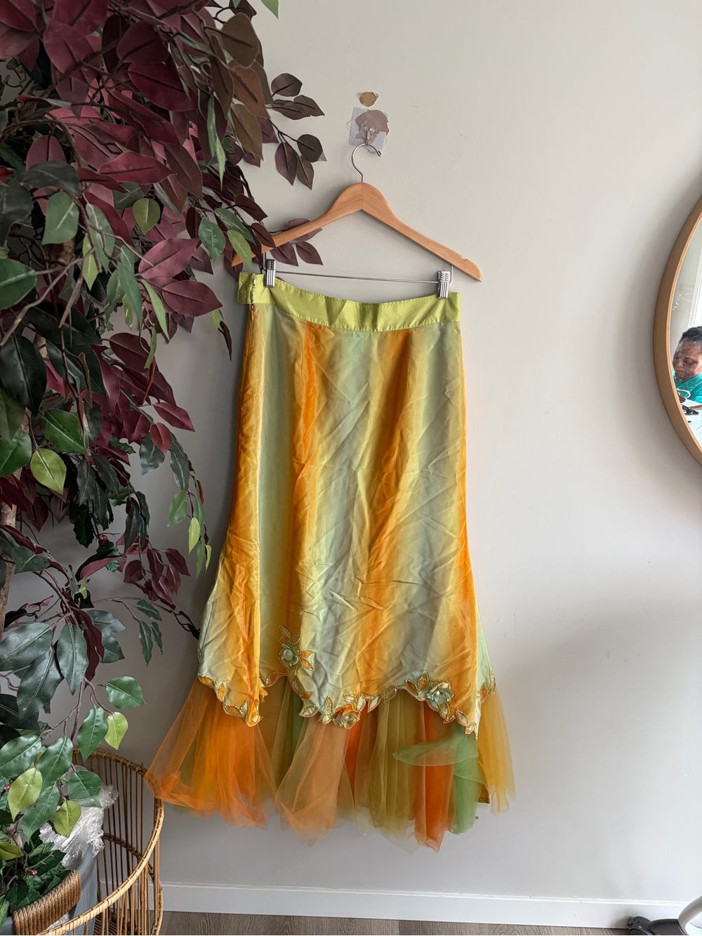 Floral Appliqué High-Low Tulle Skirt in Green & Orange - Picture 3 of 5